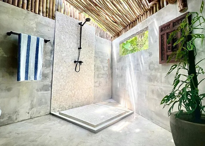 Stylish Lumbung In The Heart Of Villa