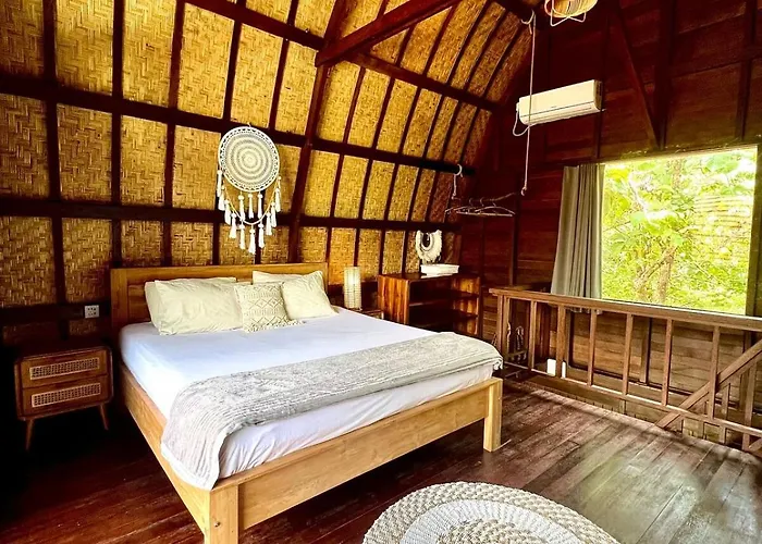 Stylish Lumbung In The Heart Of Villa Uluwatu
